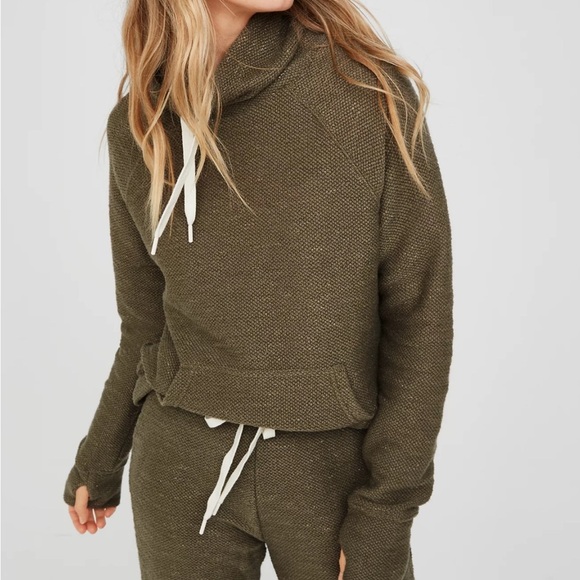 aerie Tops - OFFLINE by AERIE | Snowday Mock Neck Sweatshirt | Black | Medium